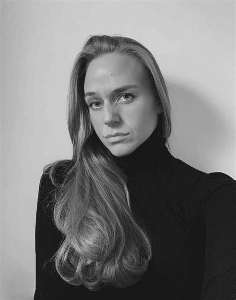 This biography explains the rise of the influential Maria Marx 39