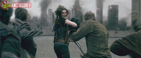 Naked Milla Jovovich In Resident Evil Afterlife