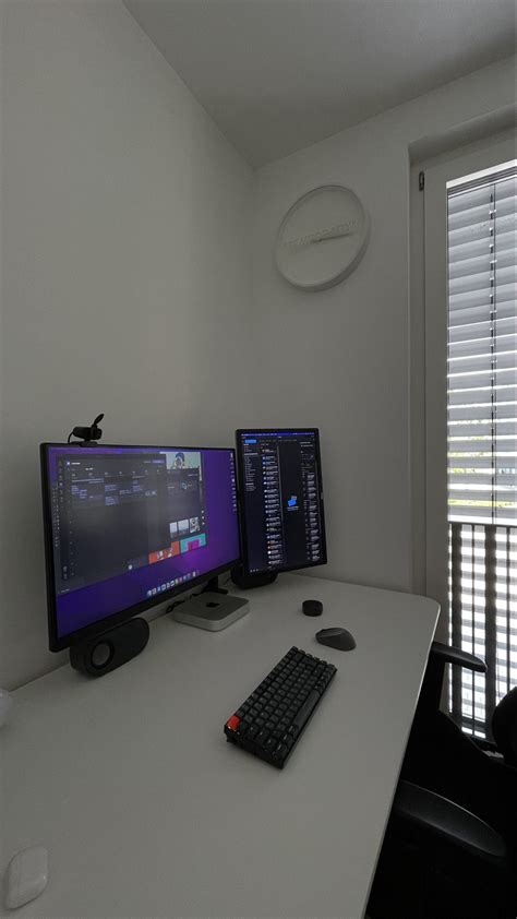 Clean and simple home office station : battlestations