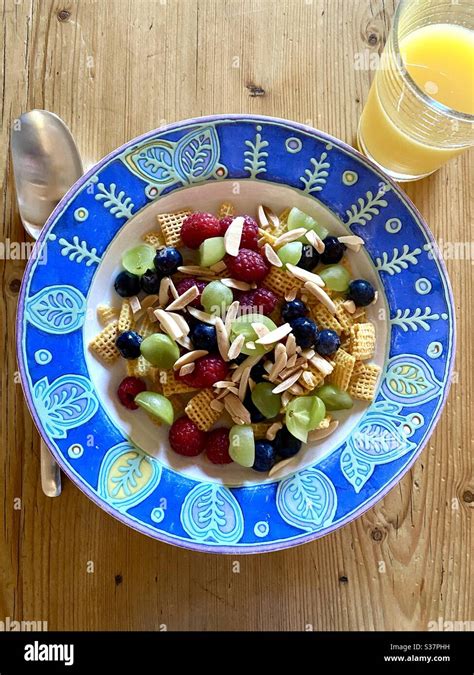 Breakfast Cereal With Fruit And Nuts Stock Photo Alamy