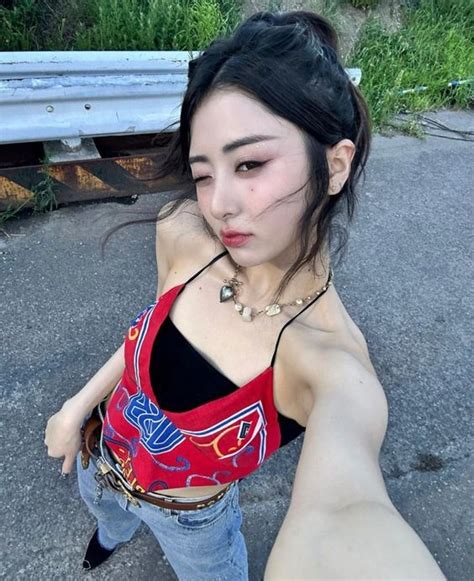 Hot Sexy Fukutomi Tsuki Bikini Pics