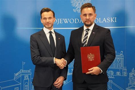 Podlaskie Wojewoda Jacek Brzozowski wręczył akty powołania dwojgu