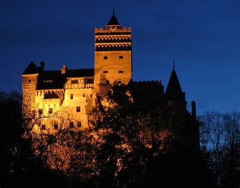 bran_castle_night_tour.jpg