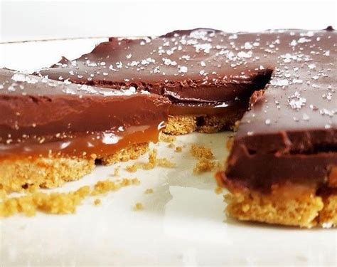 esta divinal tarte de chocolate e caramelo salgado é solidária casal