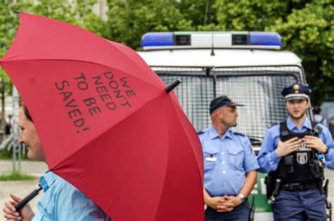 Germania SexWorking Arrivano Le Gli Abolizionist Che Vogliono Schedare I Le Sex Workers