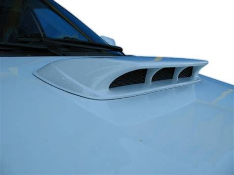 Воздухозаборник Subaru на капот автомобиля (Универсальный) купить