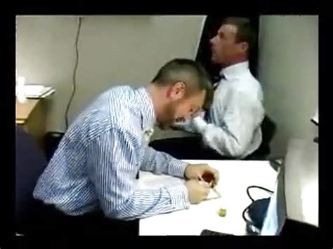 Una Gran Scopata Col Dottore Gay Porn300