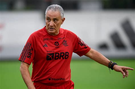 Flamengo anuncia demissão do técnico Tite Felipe Luís assume