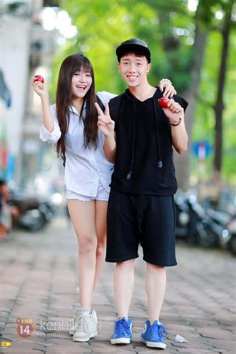 Hot girl M U Tú Linh xinh tươi bên dàn trai xinh gái đẹp Hà thành