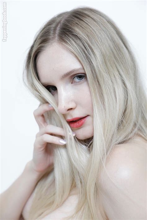 Lily Hart Emma Lawrence Lilyhart1 Lily Hart Nude OnlyFans Leaks The Fappening Photo