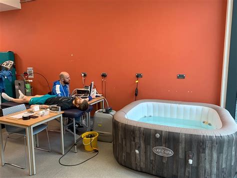 Soaking In A Hot Tub Has The Same Health Benefits As Going For A Minute Jog Scientists