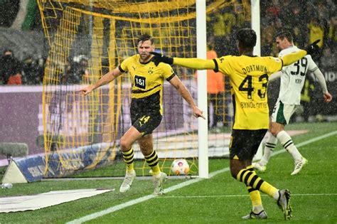 Borussia Dortmund Goleia E Retorna Ao G4 Bayer Leverkusen Vence E