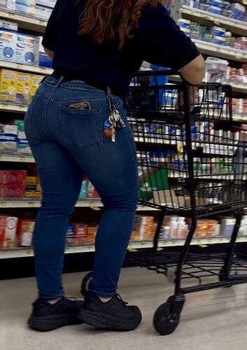 Thick Milf Booty Filling Up Her Jeans Tight Jeans Forum
