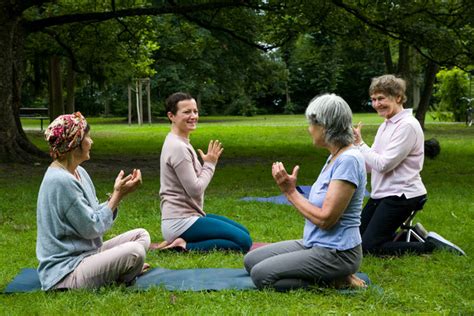 Yoga Bewegend Einfach Mobilcourage Mutmachergesellschaft