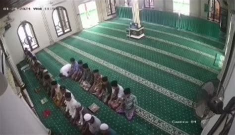 Viral Pria Meninggal Saat Sujud Sholat Berjamaah Di Masjid Riau