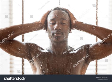 Naked Black Guy Relaxing Taking Shower库存照片 Shutterstock