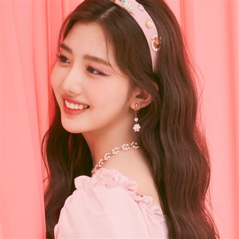 Cherry Bullet Yuju Discover Latest K Pop News K Drama Updates