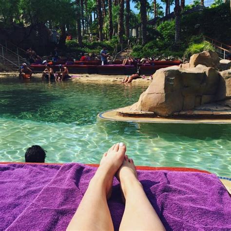 Hot Sexy Aylin Bayramoglu Bikini Pics