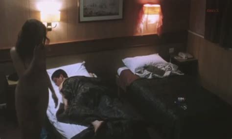 Brief Crossing Nude Pics Seite