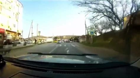 Quand un camion perd sa remorque en pleine route | Funny Videos & Epic ...