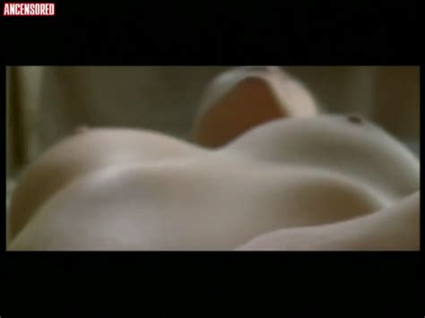 Naked Weronika Ksi Kiewicz In Cialo Moje