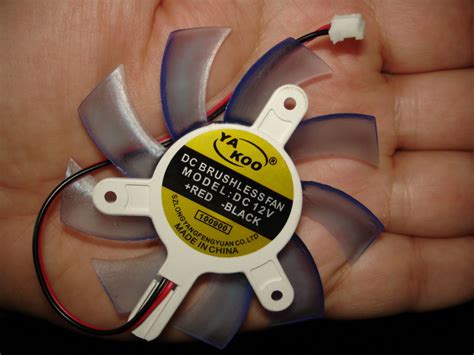 Вентилятор для видеокарты 75mm 12v 2pin.