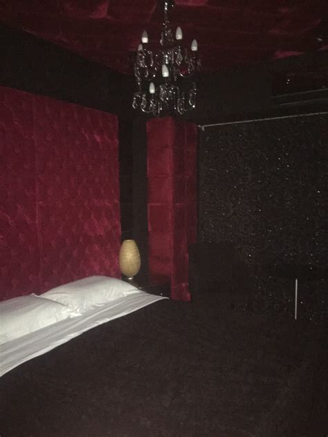 Sleeping In A Sex Hotel With My Parents Merellisanne Nl