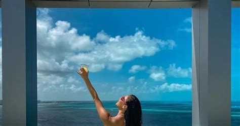 Nicole Scherzinger Shows Toned Figure In Bikini On Holiday Daily Star