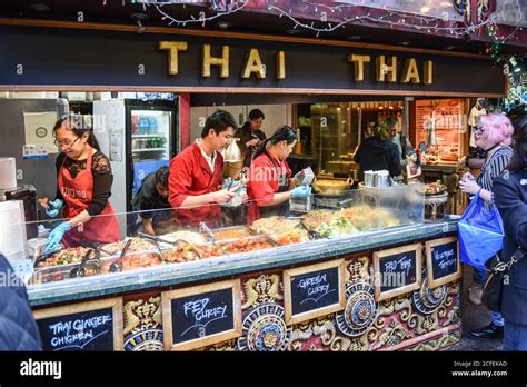 London England April 07 2017 Chinese Chefs Serve Delicious Food