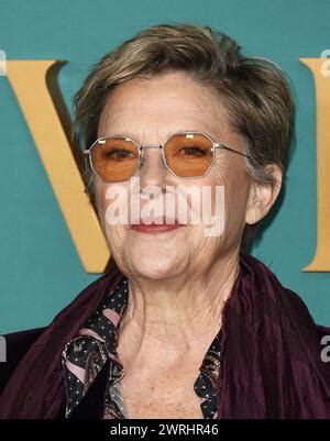 Annette Bening Arrives At The Premiere Of Apples Never Fall On