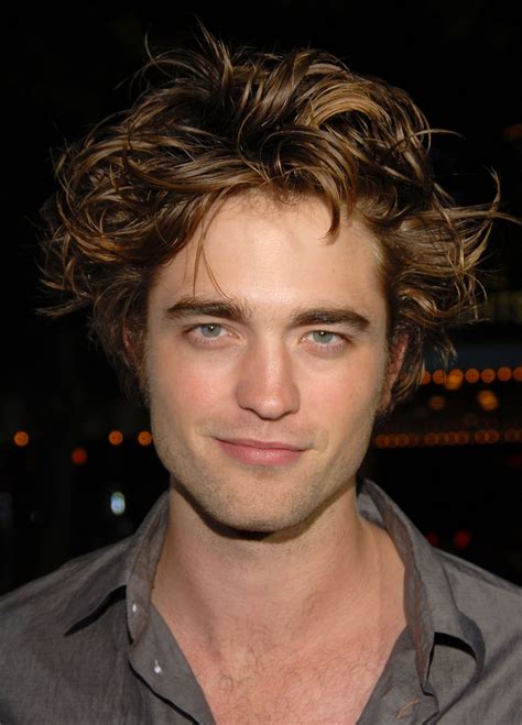 October 15 Sex Drive Pemiere 2008 RP1015 016 Pattinson Point Robert Pattinson