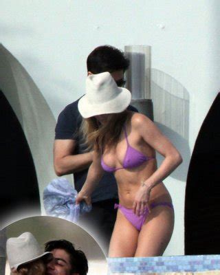 Jennifer Aniston Exposing Very Sexy Body In Bikini Paparazzi Photos Porn Pictures XXX Photos