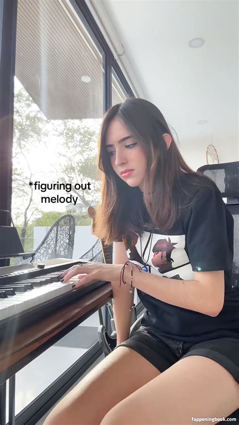 Gabriela Bee Gabrielabee Nude OnlyFans Leaks Fappening FappeningBook