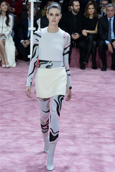 Haute couture bemutatók 2015 tavasz - Christian Dior - Strange's ...