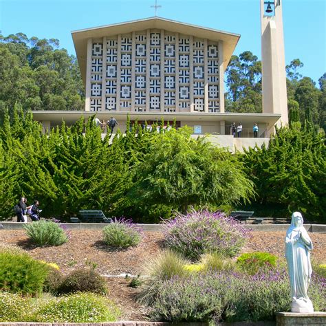 Undergraduate Majors Offered at Holy Names University