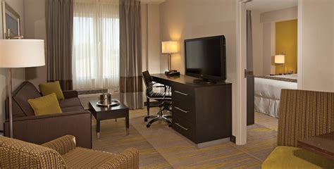 Home - Comfort Suites Miami Airport