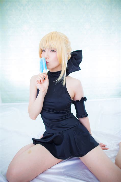 Fate Saber Akai Hentai