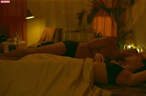 Naked Anaïs Thomas in Mortel