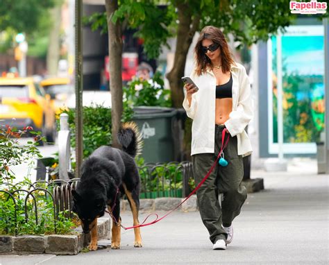 Emily Ratajkowski Aka Emrata Nude Leaks Fapellas