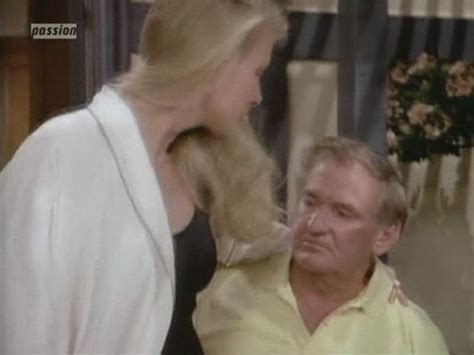 Falcon Crest nude pics página 1