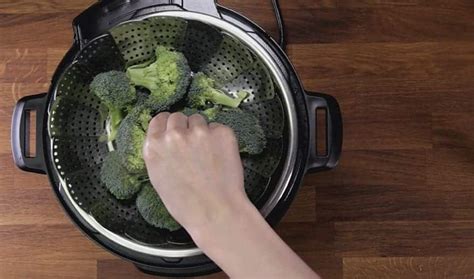 how to cook broccoli in instant pot