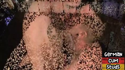 Amateur tätowierte deutsche top fickt arschloch für unten hengst xHamster