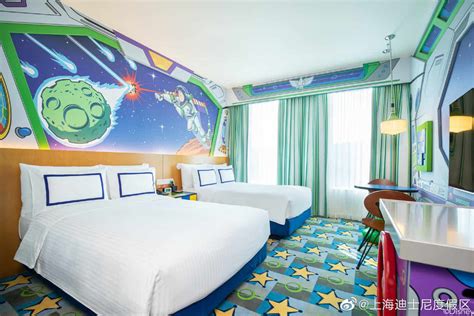 toy story hotel  shanghai disneyland receives  themed rooms tdr