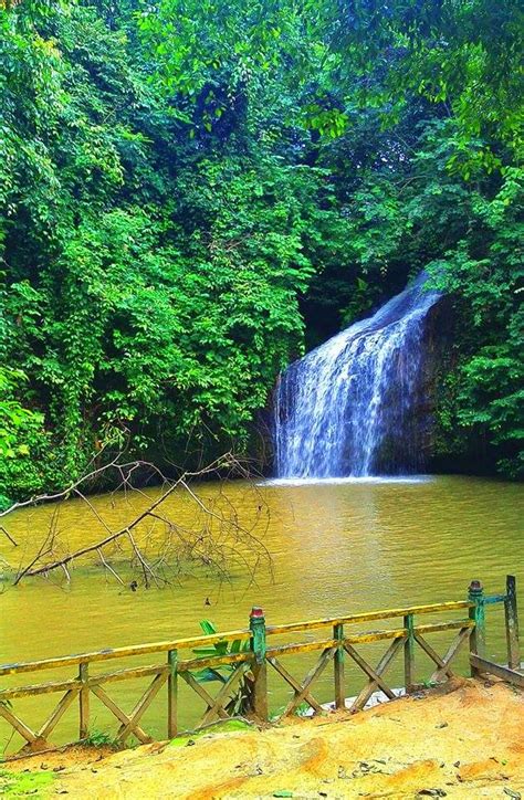 Yuk Menyaksikan Keindahan Air Terjun Tanah Merah Di Samarinda Inilah