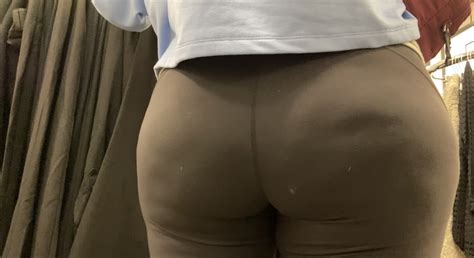 First Post Big Ass Latina Milf In Black Leggings Spandex Leggings Yoga Pants Forum
