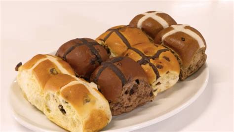 All The Weird And Wonderful Hot Cross Bun Flavours Put To The Test Nz