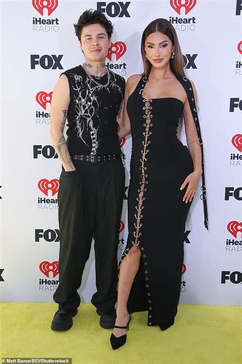 Too Hot to Handle s Francesca Farago and transgender fiancé Jesse Sullivan walk the red carpet