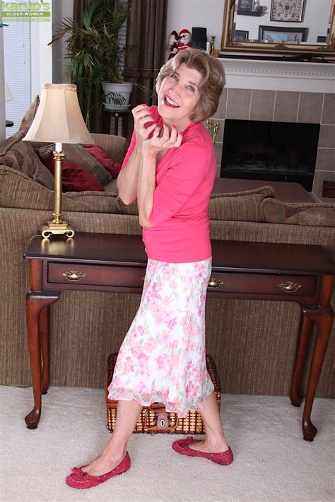 Over Granny Peels Off Her Vintage Pretty Things For Masturbation Porn Pictures Xxx Photos