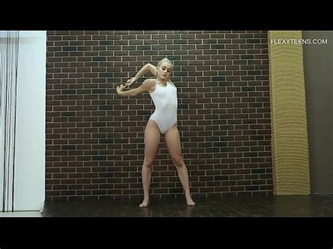 Nena Caliente Hace Gimnasia Desnuda Dora Tornaszkova XVIDEOS