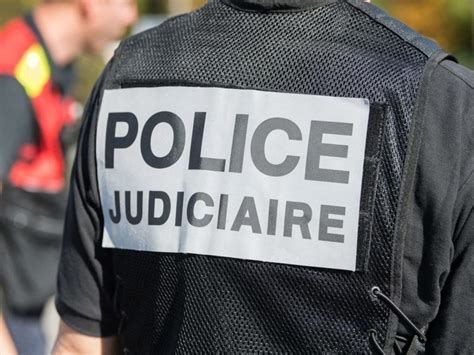 Une femme découverte le corps nu et brûlé en Seine Saint Denis